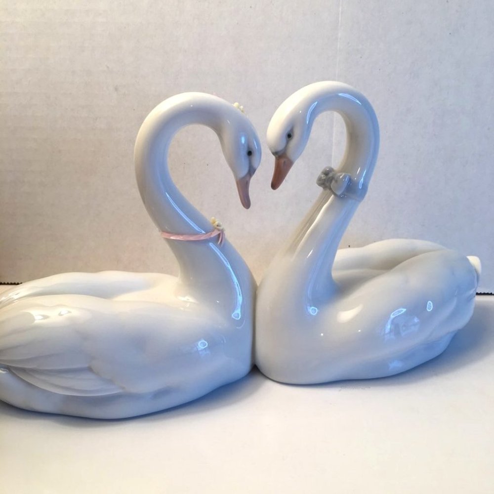 Lladro Endless Love Swans Figurine